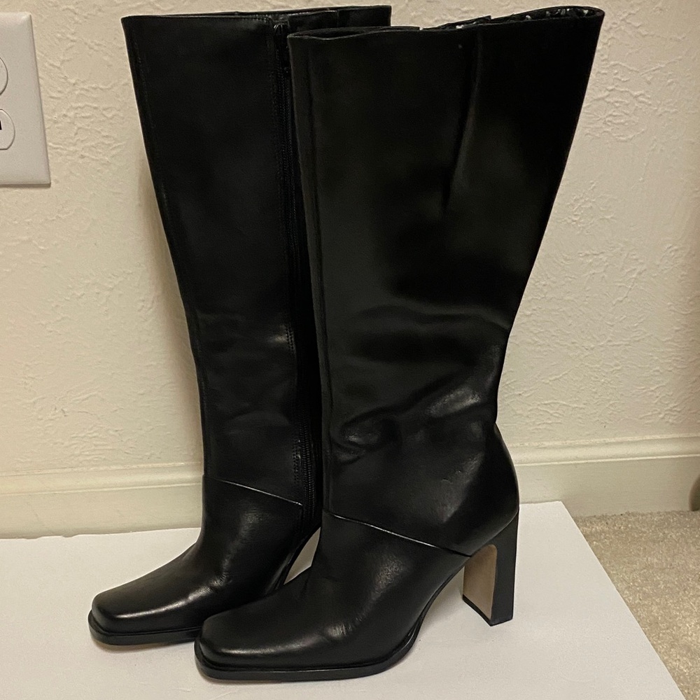 Elegant Black Heeled Boots